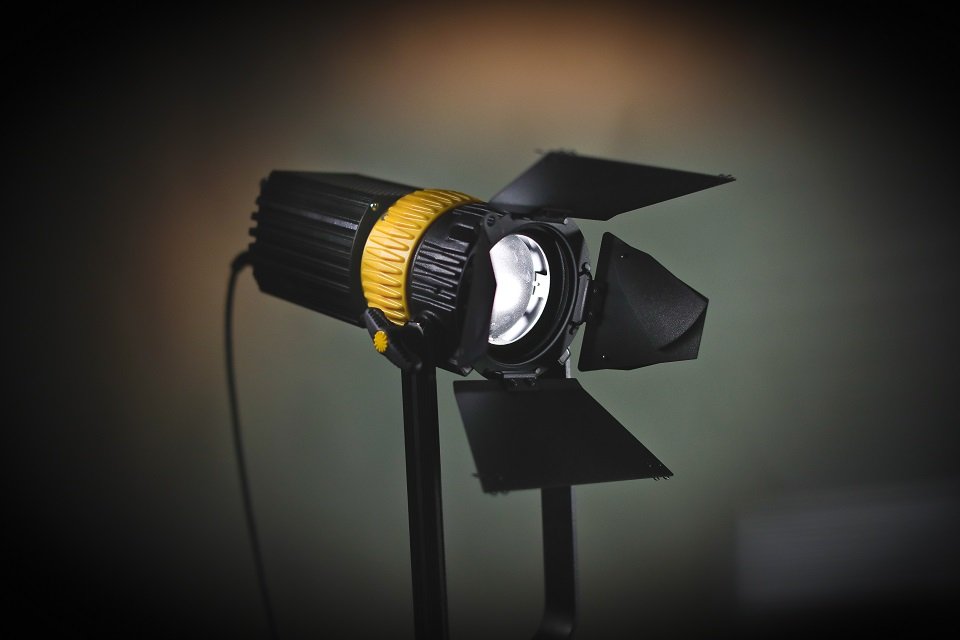 Dedolight felloni tp loni bi50ho. Dedolight dled10-bi. Dedolight dlh4x150s. Видеосвет z2000. Dedolight 100w диммер.